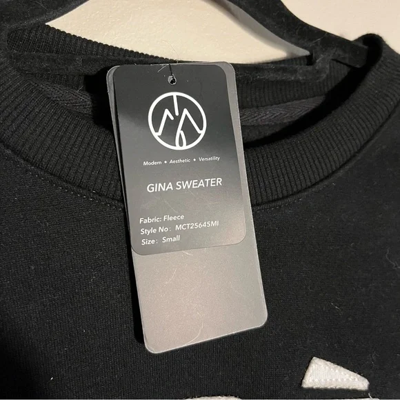 Apres Sweatshirt Womens Small Black Graphic Crewneck Cozy NWT - Picture 4 of 5